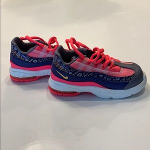Nike AirMax girl never worn